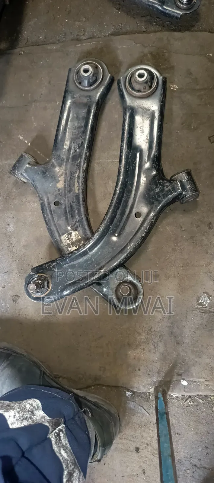 Nissan Tilda Arm