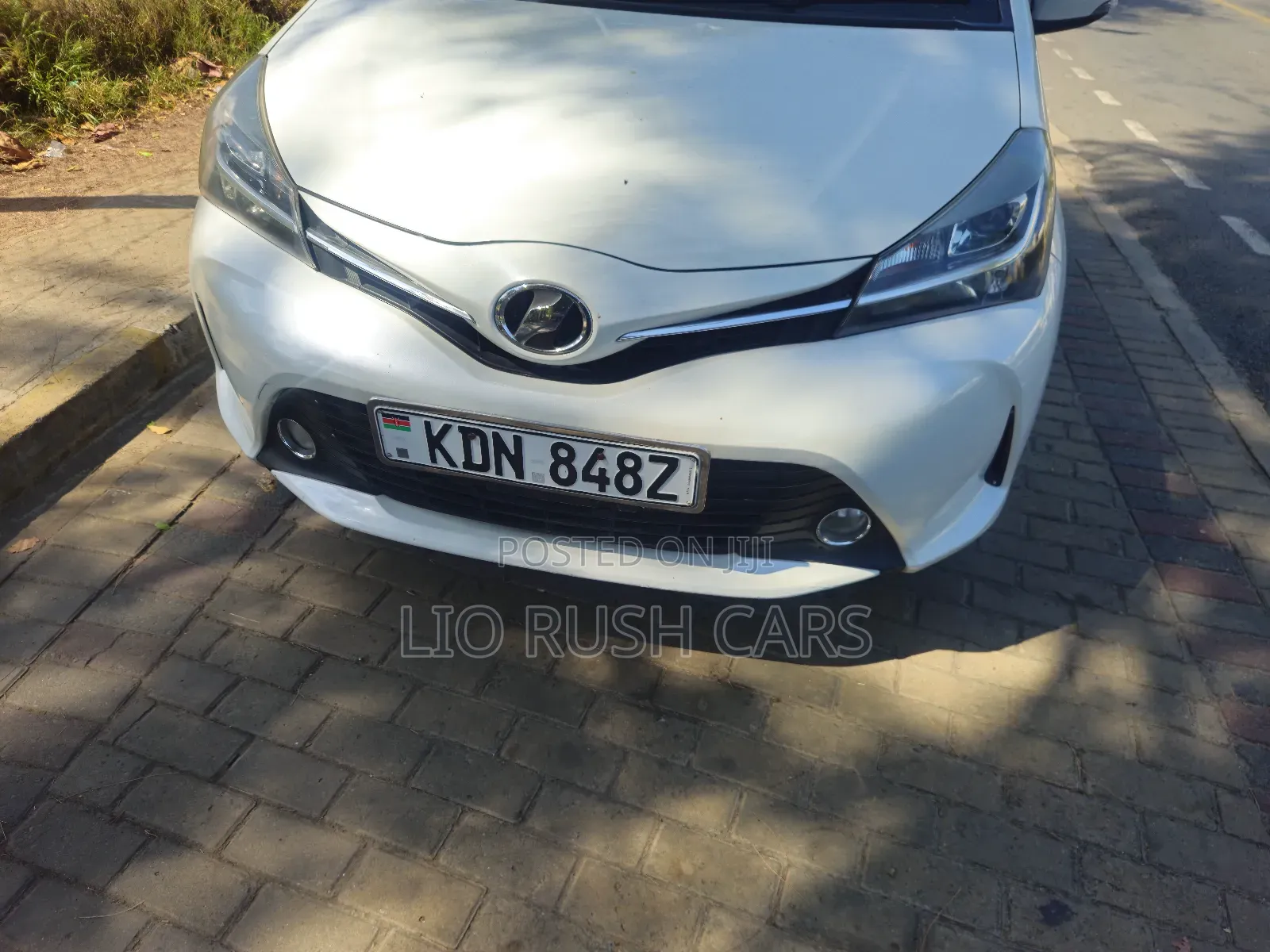 Toyota Vitz 2017 White
