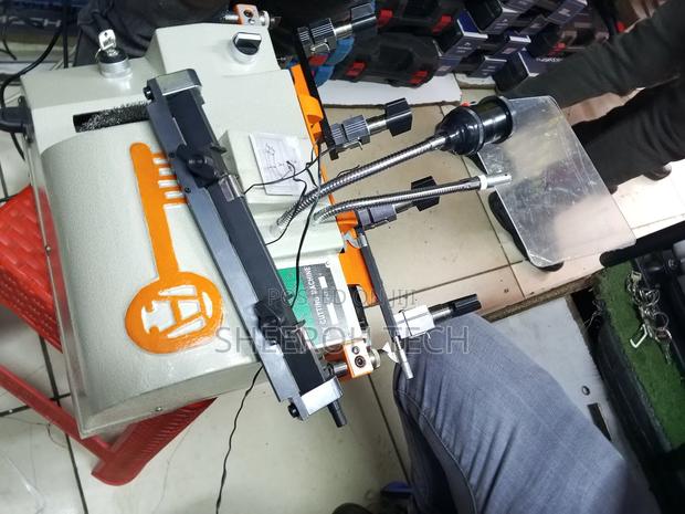 Digital Key Cutter Machine - main view