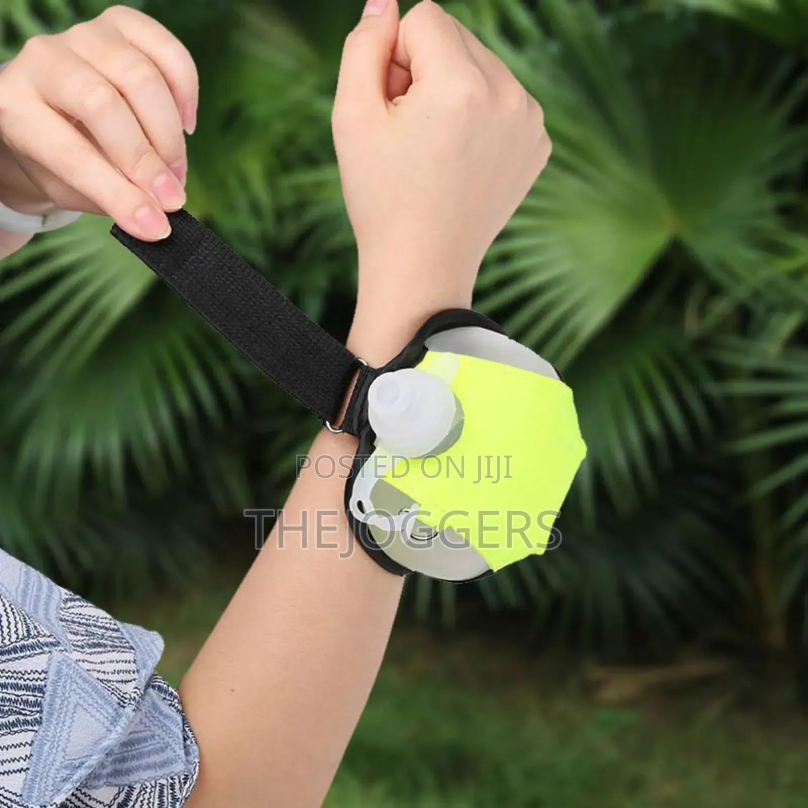 200ml Running Wrist Water Bottle Adjustable Strap (Green)
