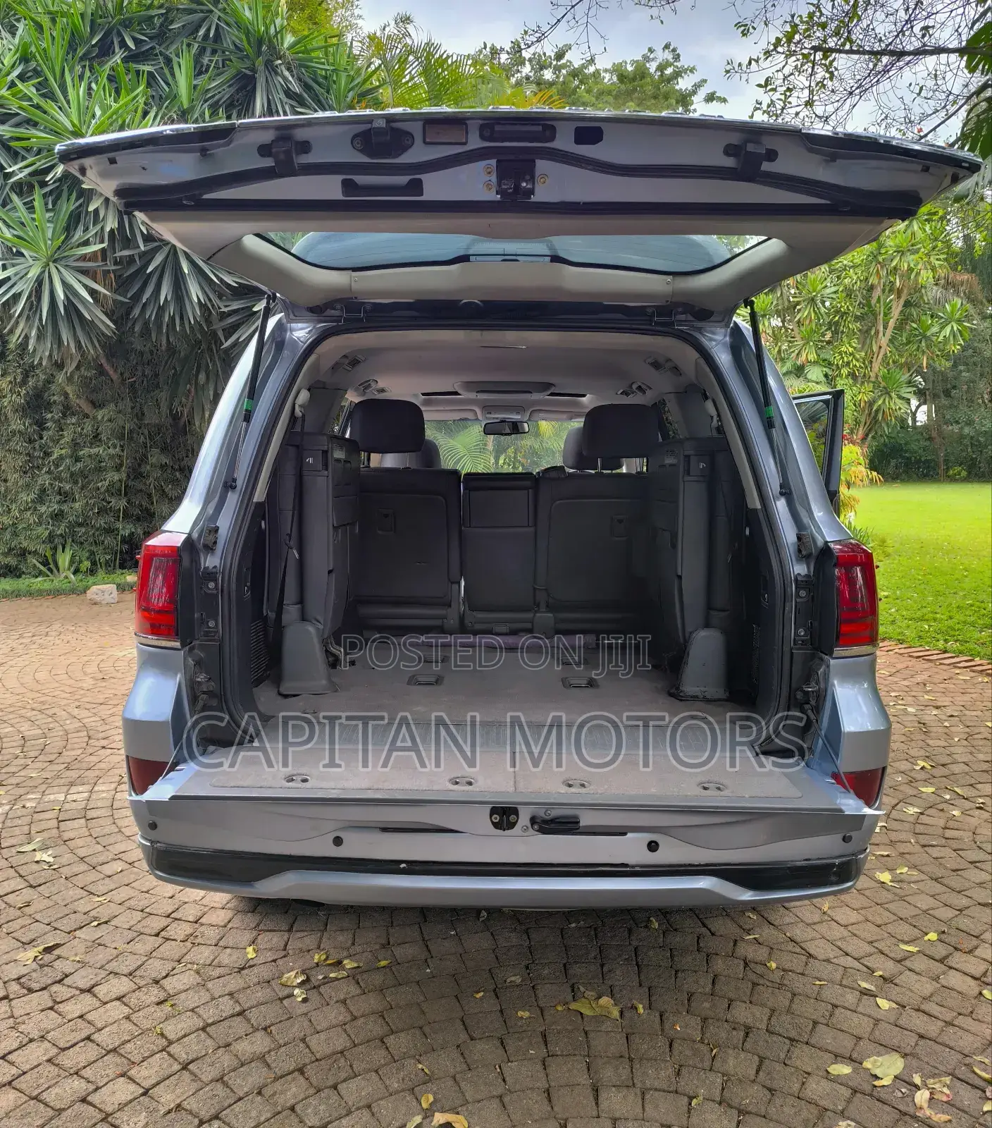Toyota Land Cruiser 2012 Blue