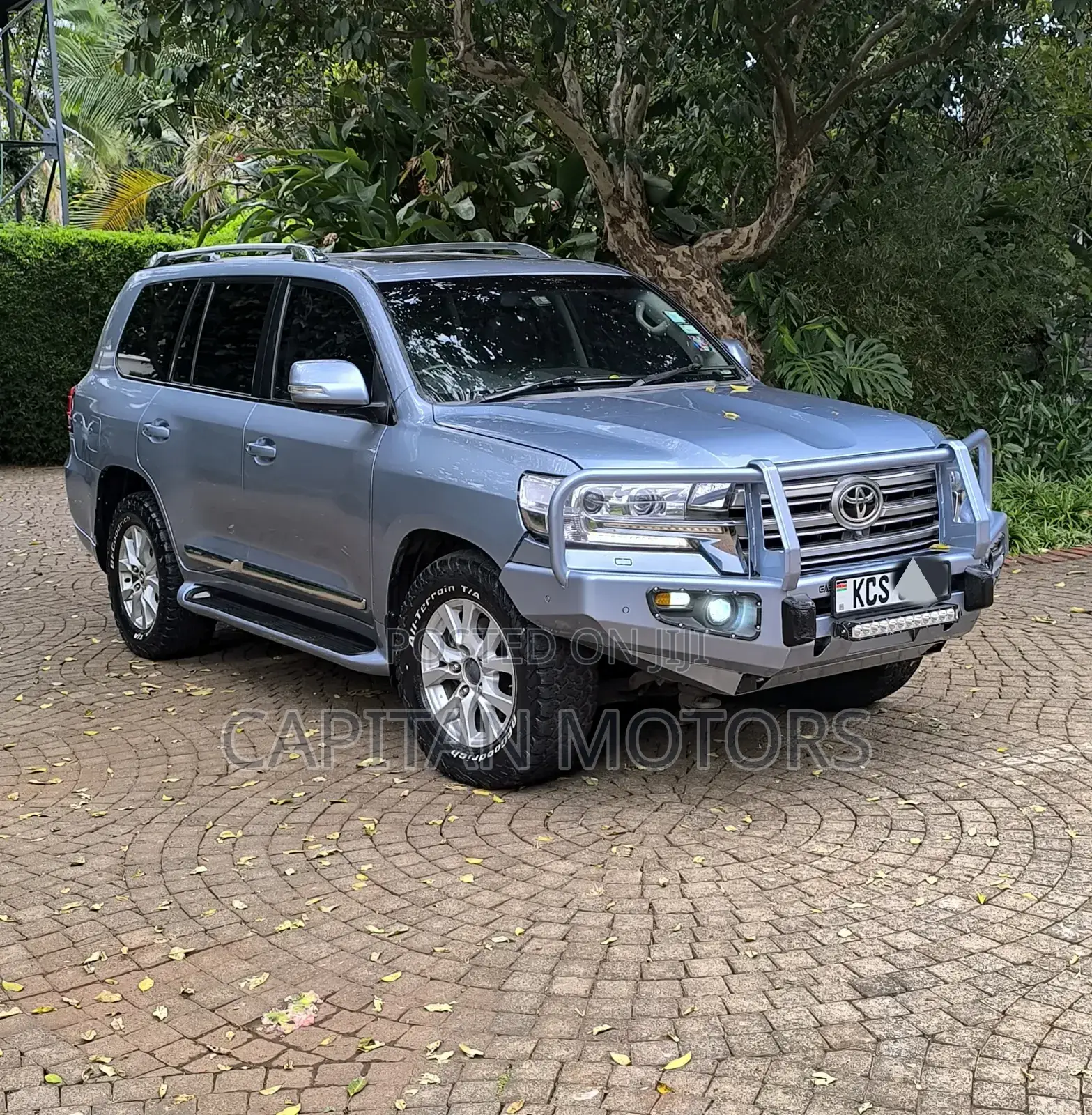 Toyota Land Cruiser 2012 Blue