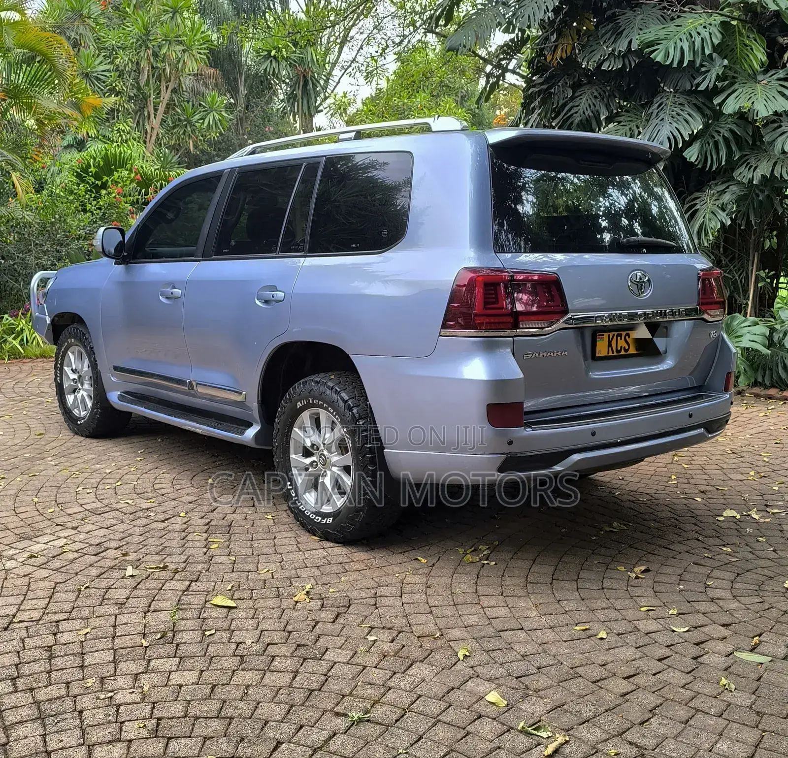 Toyota Land Cruiser 2012 Blue