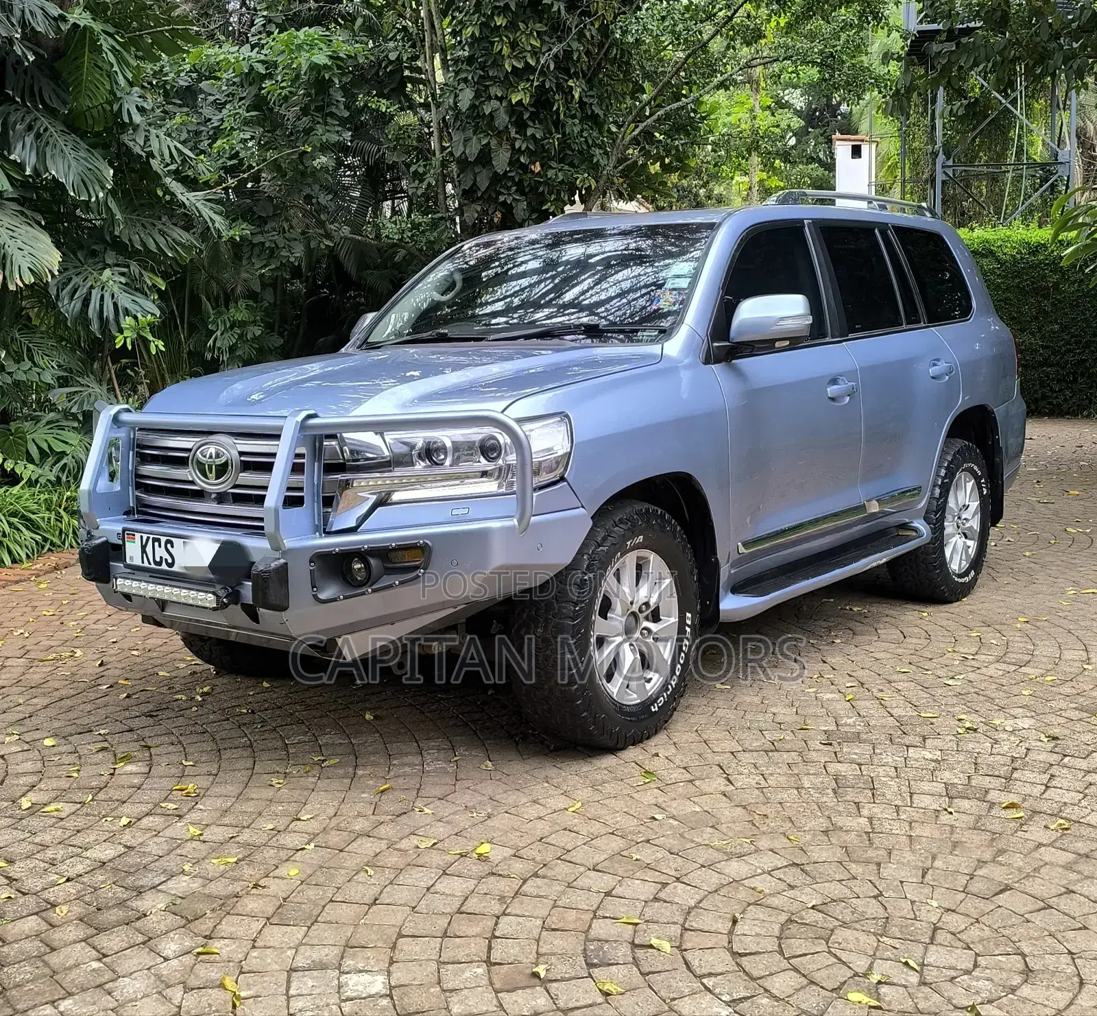 Toyota Land Cruiser 2012 Blue
