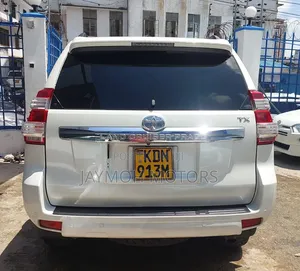 Toyota Land Cruiser Prado 2017 White