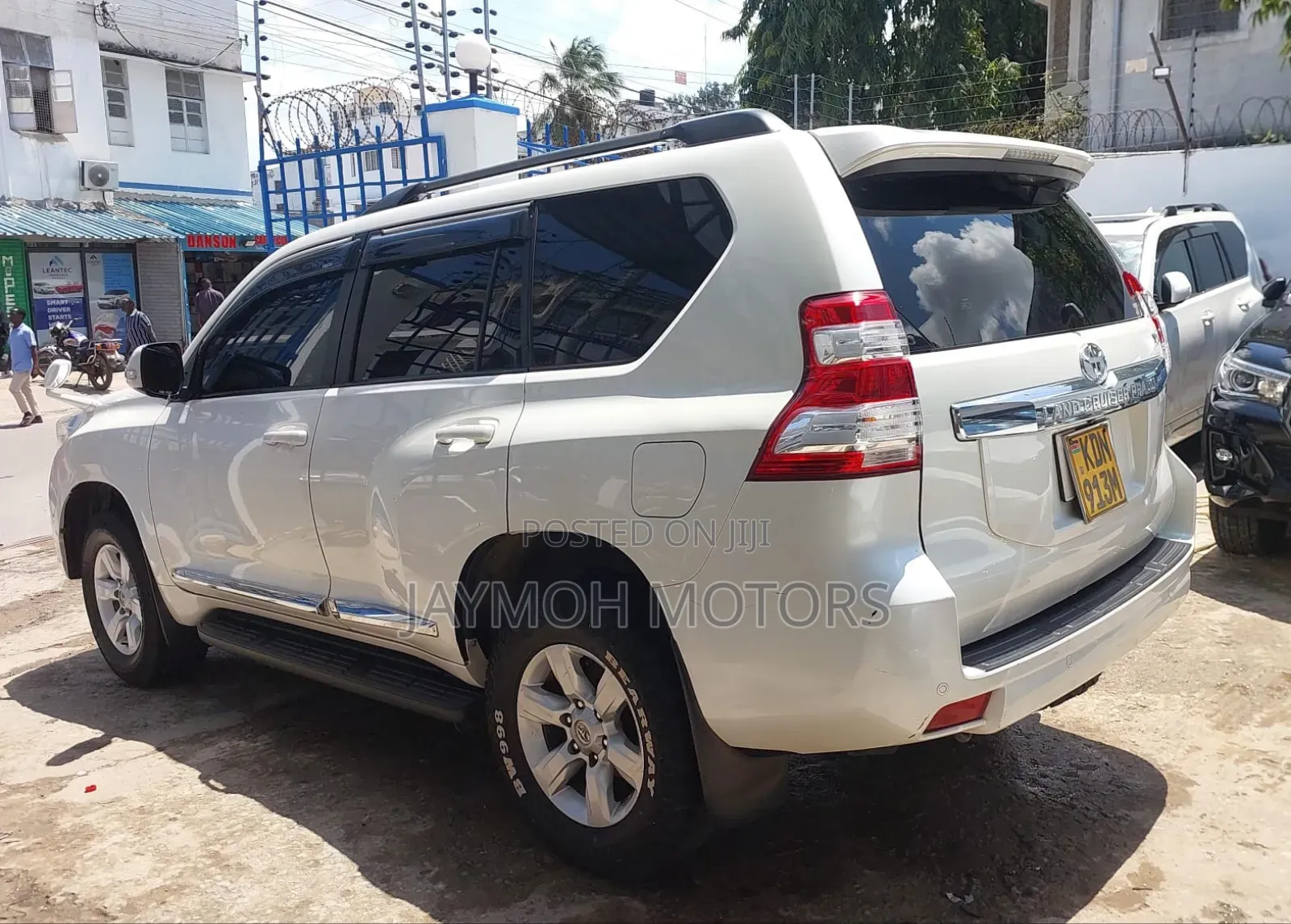 Toyota Land Cruiser Prado 2017 White