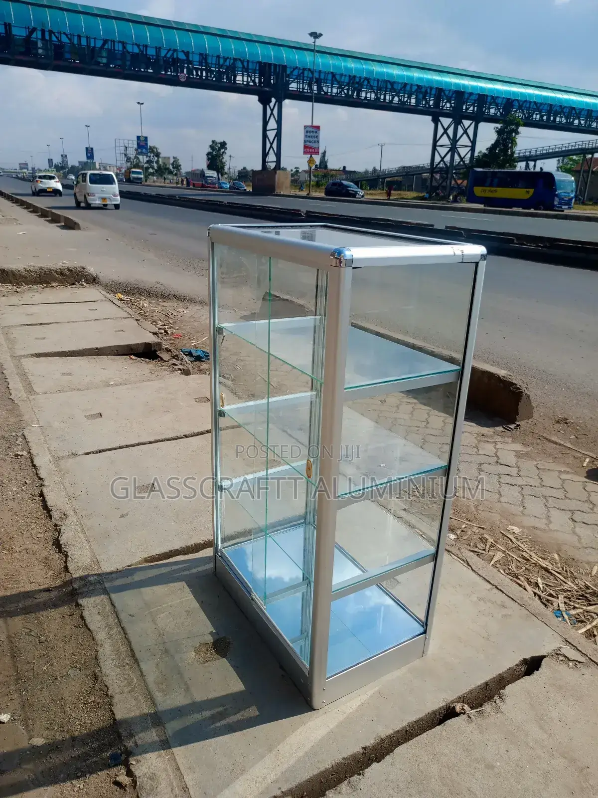 Aluminium Showcase