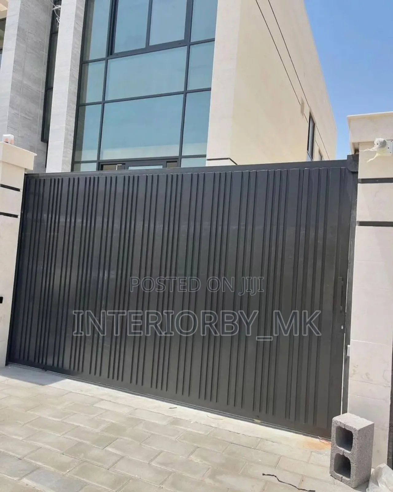 Black Gate With a Simple Design