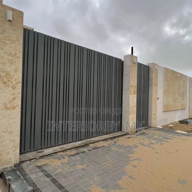 Luxurious Yet Affordable Sliding Gate - main view