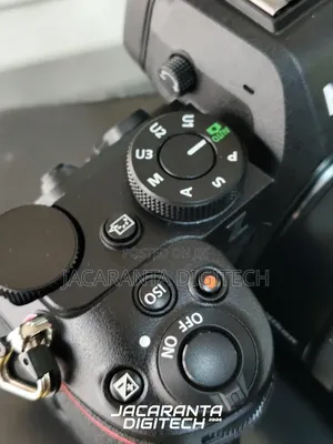 Nikon Z5 Il Mirrorless Camera With 24-200mm F/4-6.3 Lens