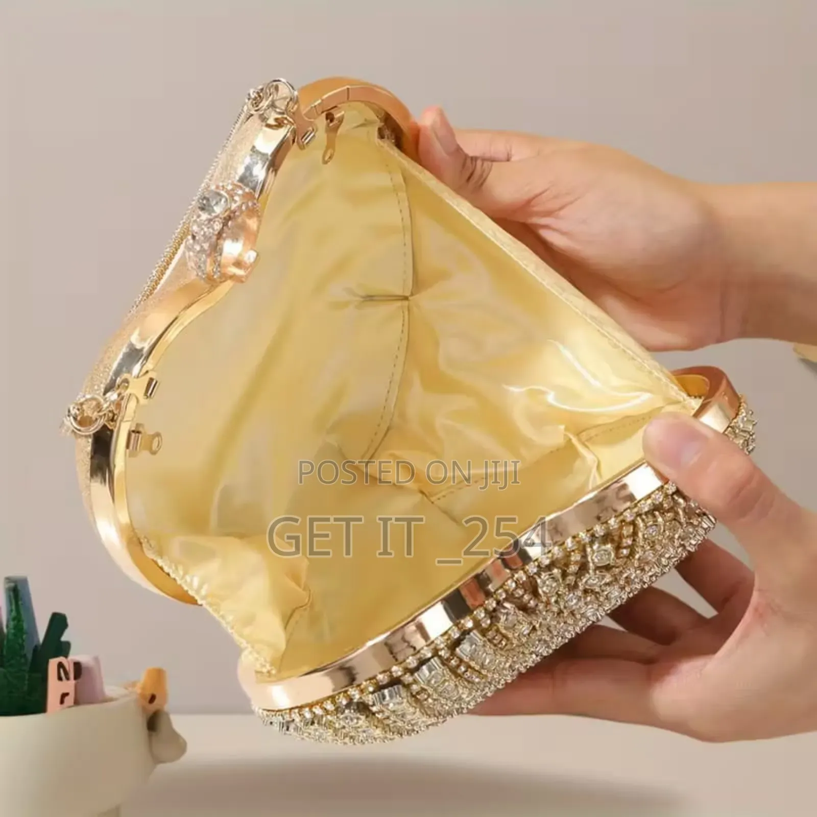 *Heart-shaped Evening Clutch Bag With Rhinestones And