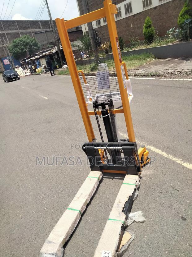 2t Aico Manual Stacker Lift - main view