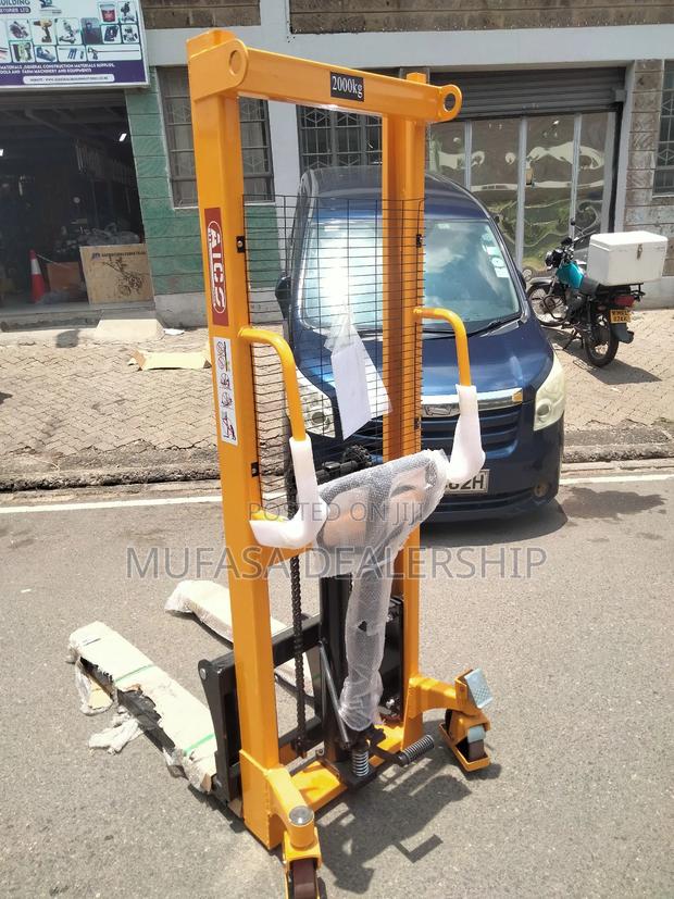 2t Aico Manual Stacker Lift - thumbnail 3