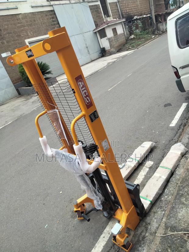 Hand/Foot Operated Manual Stacker - main view