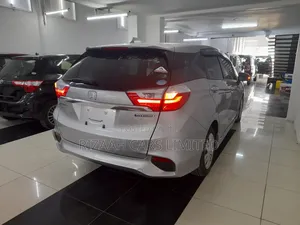 Honda Fit Shuttle 1.5 Hybrid 2WD 2018 Silver