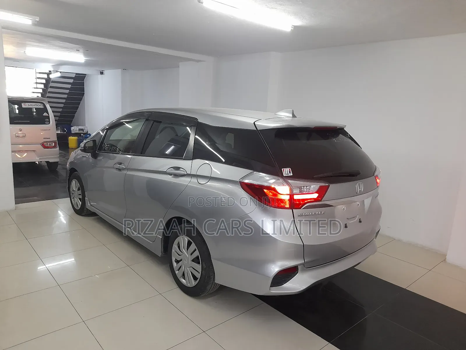 Honda Fit Shuttle 1.5 Hybrid 2WD 2018 Silver