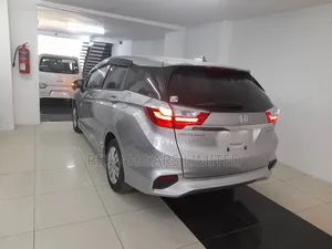Honda Fit Shuttle 1.5 Hybrid 2WD 2018 Silver