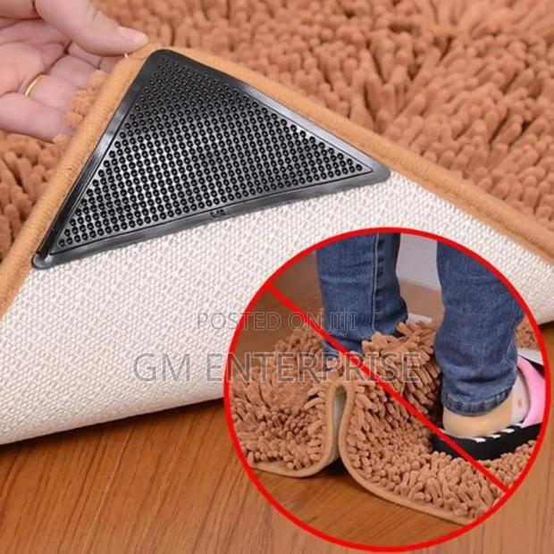 *4pcs* *Ruggies Rug Carpet, Mat Grippers