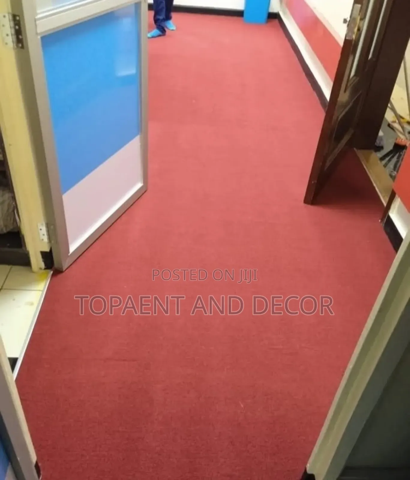 Quality Wall to Wall Floor Carpet With Neat Finishing Touch