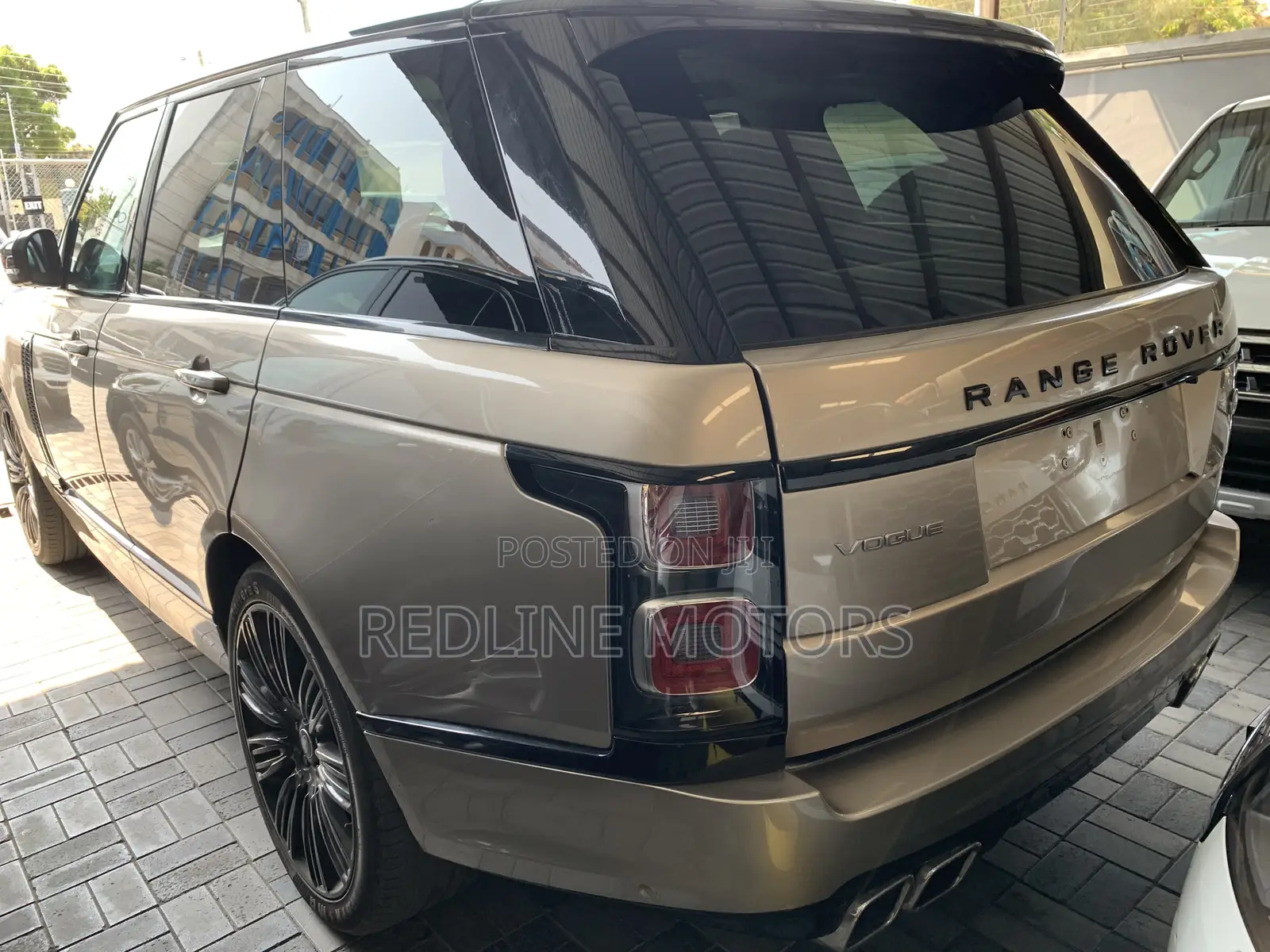 Land Rover Range Rover Vogue 2019 Gold
