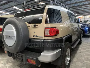 Toyota FJ Cruiser 2018 Brown