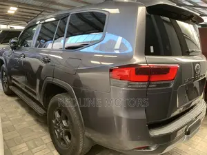 Toyota Land Cruiser LC300 2023 Gray