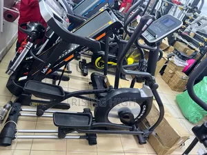 Commercial Crosstrainers: 16 Programs