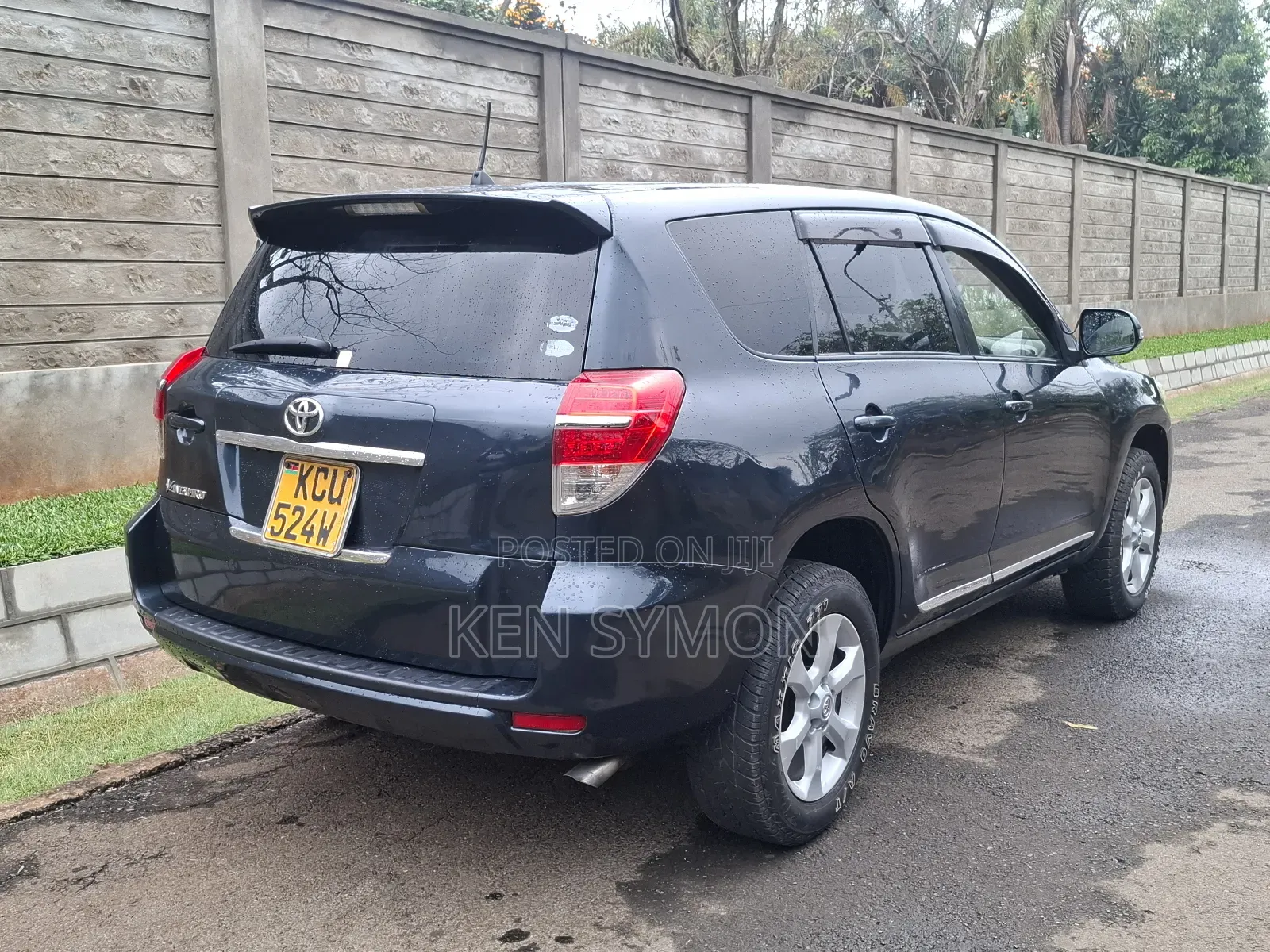 Toyota Vanguard 2012 Gray