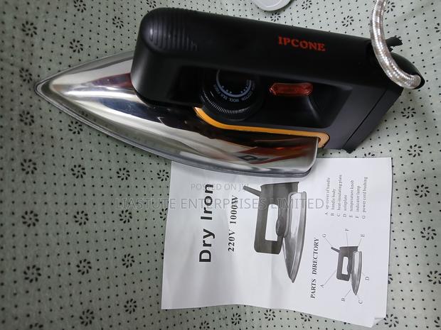 Ipcone Super-Light Dry Iron – 1000w Non-Stick Soleplate - main view