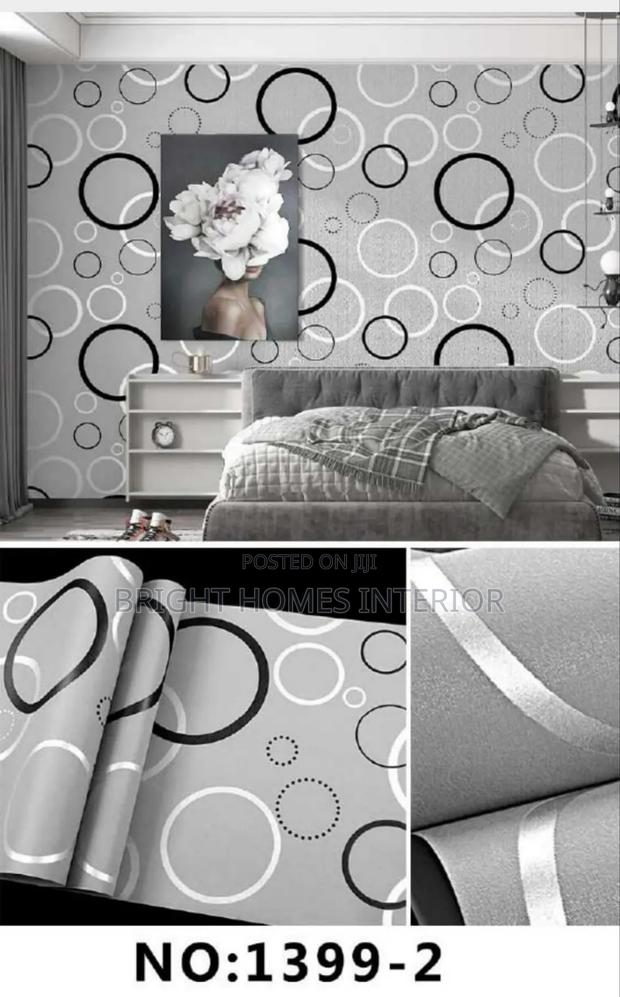 Grey Bubble Like Wallpaper That Provide a Cool Look