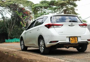 Toyota Auris 2015 Pearl