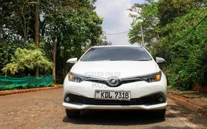Toyota Auris 2015 Pearl