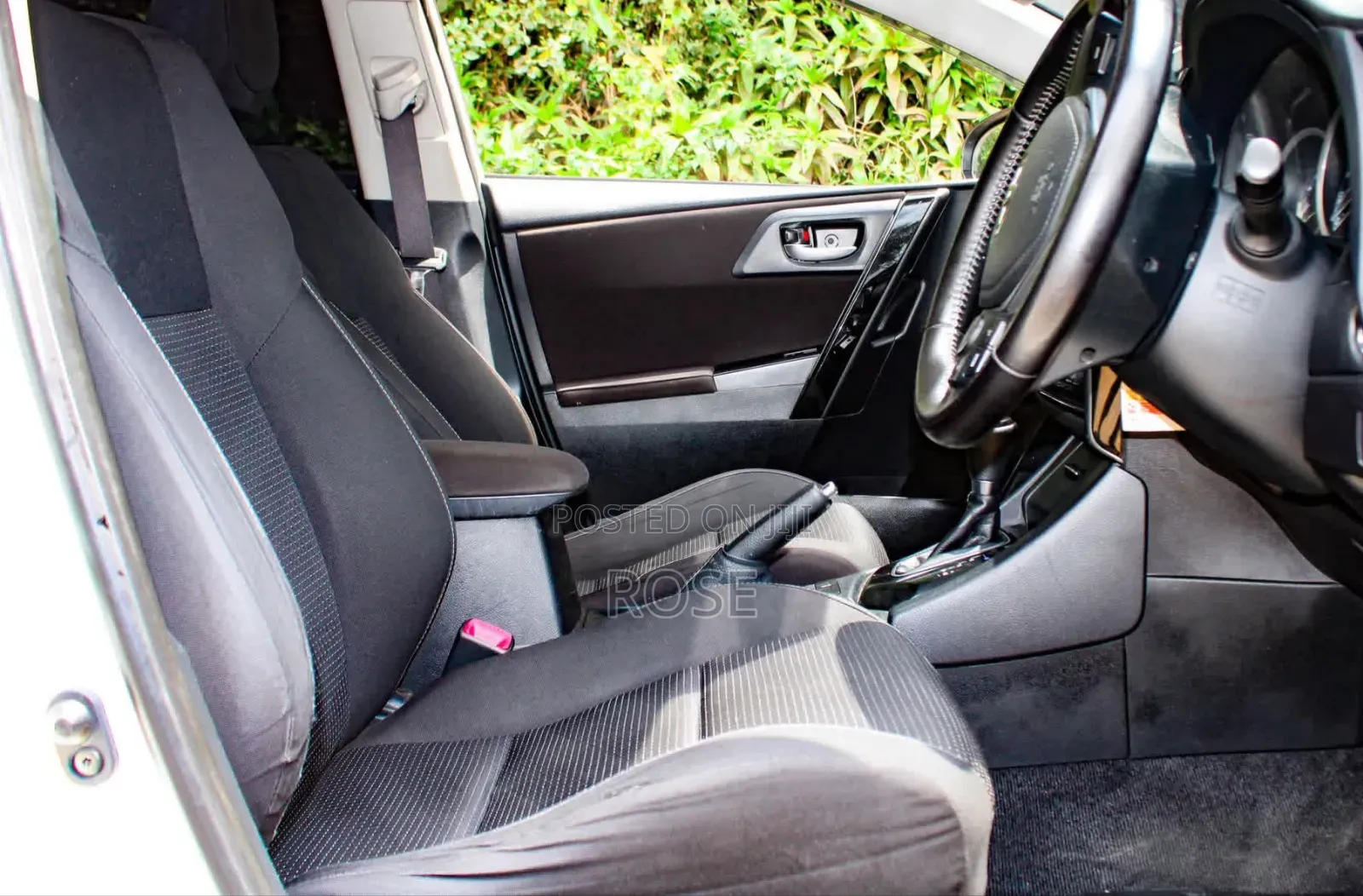 Toyota Auris 2015 Pearl