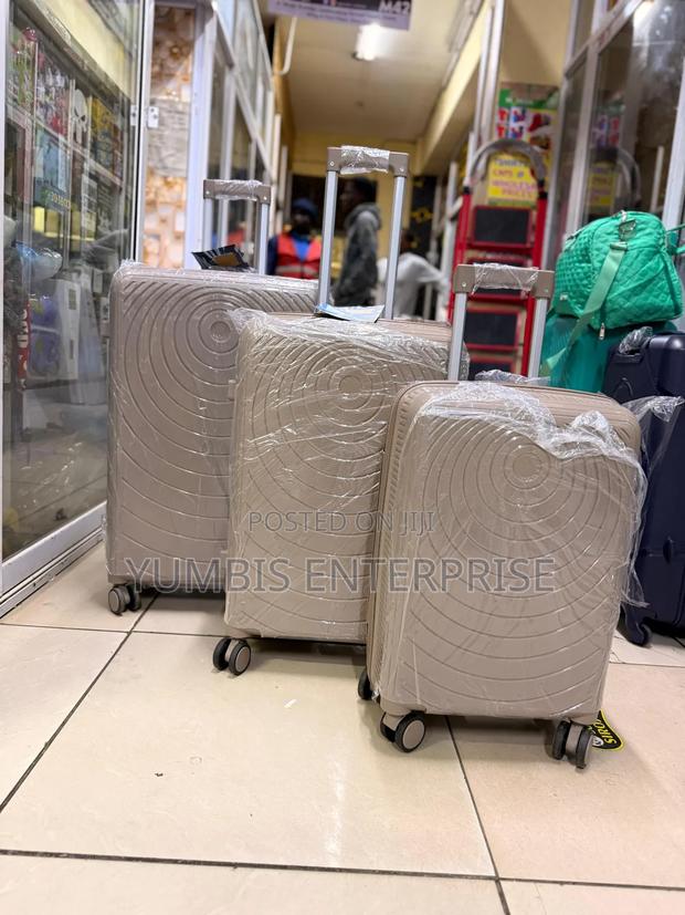 3 in 1 Rubber Unbreakable Suitcase Set - thumbnail 2
