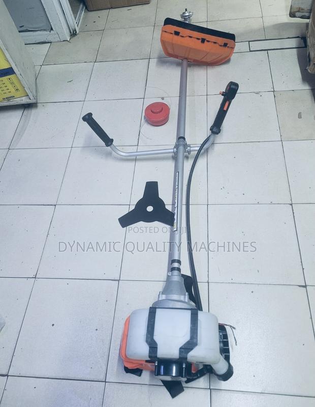 4 Stroke Brush Cutter - main view