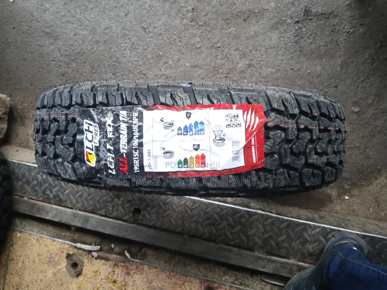 LCH Tyre 95r15c. 8pr
