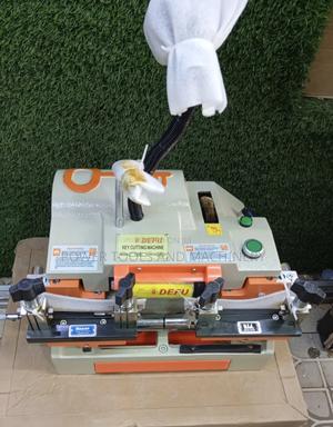 Universal Key Cutting Machine Defu - main view