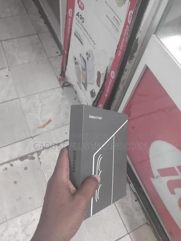 New Samsung Galaxy Z Fold7 512 GB Black - thumbnail 3