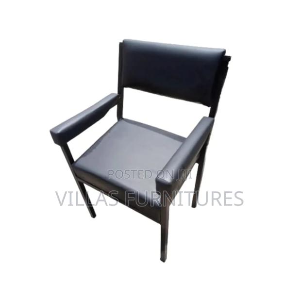 Caterina Waiting Chair With Arms