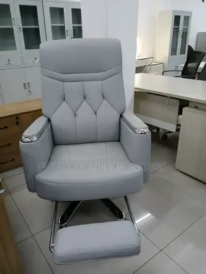 Light Grey Leather With Footrest Executive Director's Seat