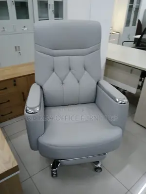 Light Grey Leather With Footrest Executive Director's Seat