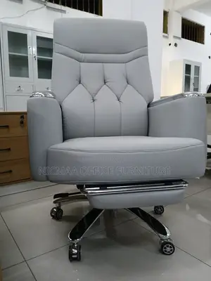Light Grey Leather With Footrest Executive Director's Seat