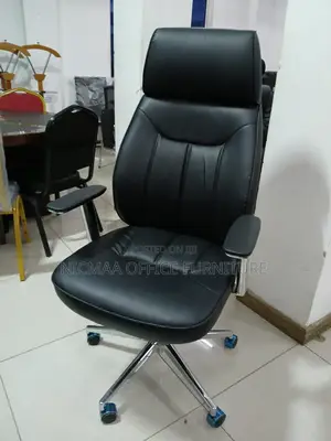 Sleek, Supportive Professional Executive Seat