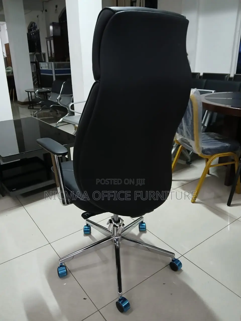 Sleek, Supportive Professional Executive Seat