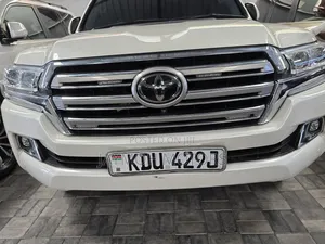 Toyota Land Cruiser 2018 White