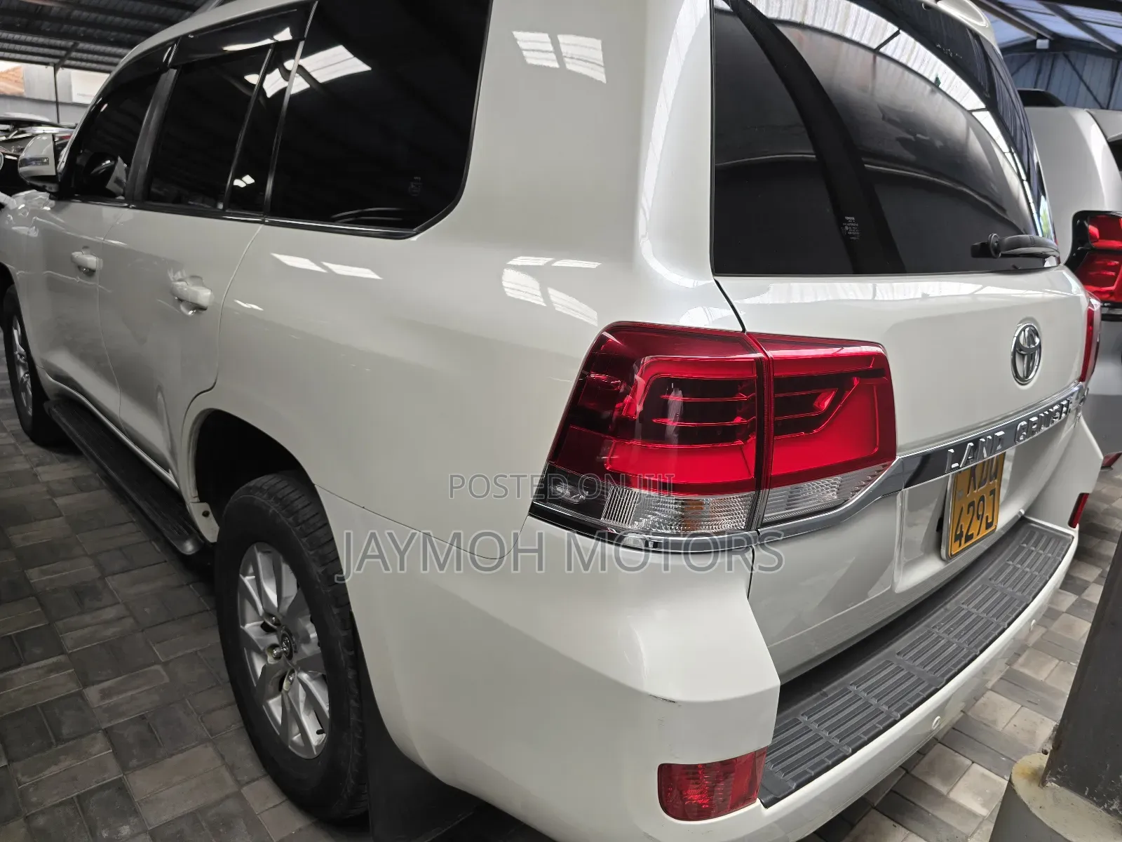 Toyota Land Cruiser 2018 White