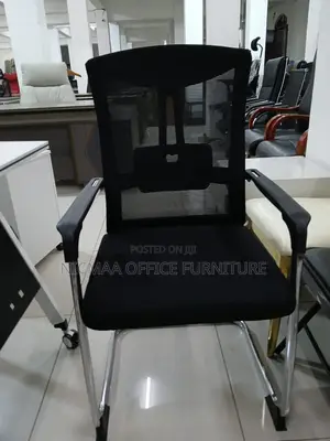 Sleek, Supportive, and Built for Productivity Visitor Seat