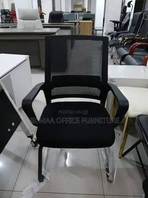 Sleek Comfort for Any Office Space Visitor Seat