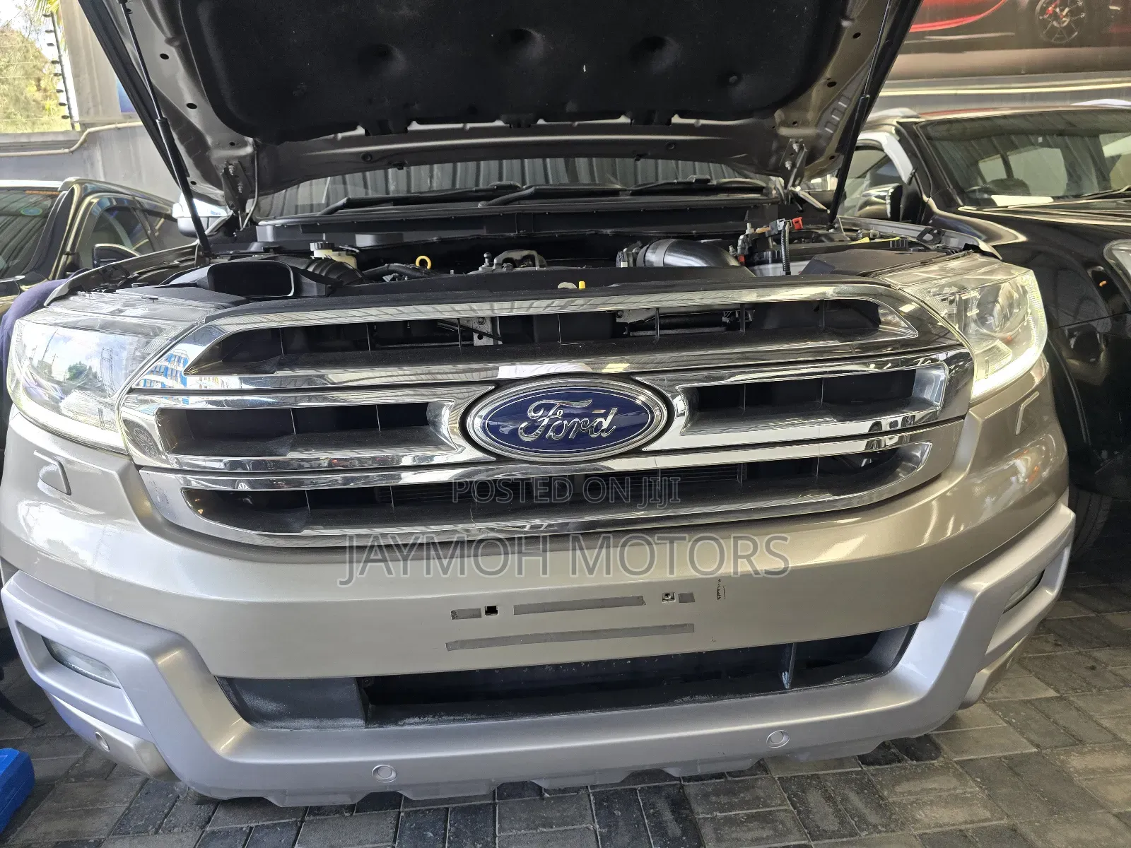Ford Everest 2018 Gold