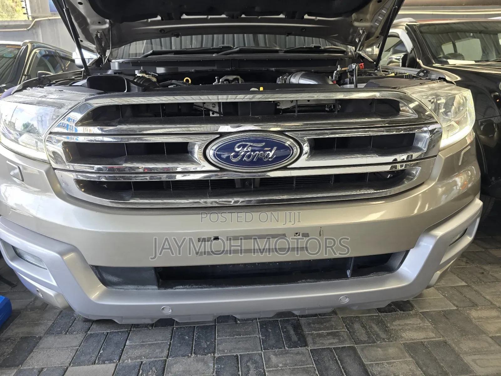 Ford Everest 2018 Gold